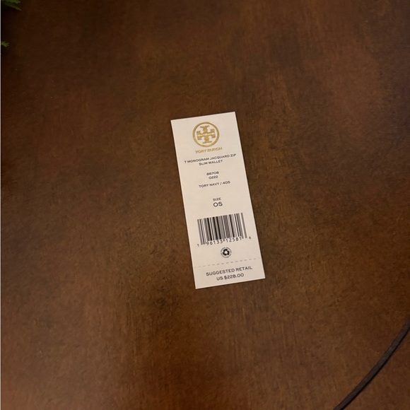 Tory Burch navy monogram wallet - Picture 4 of 4